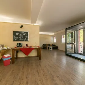 Red Lion 2*, Mestre Italia